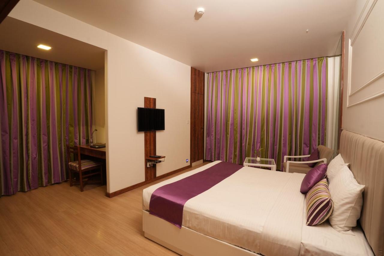 Hotel Hardeo Nagpur Buitenkant foto
