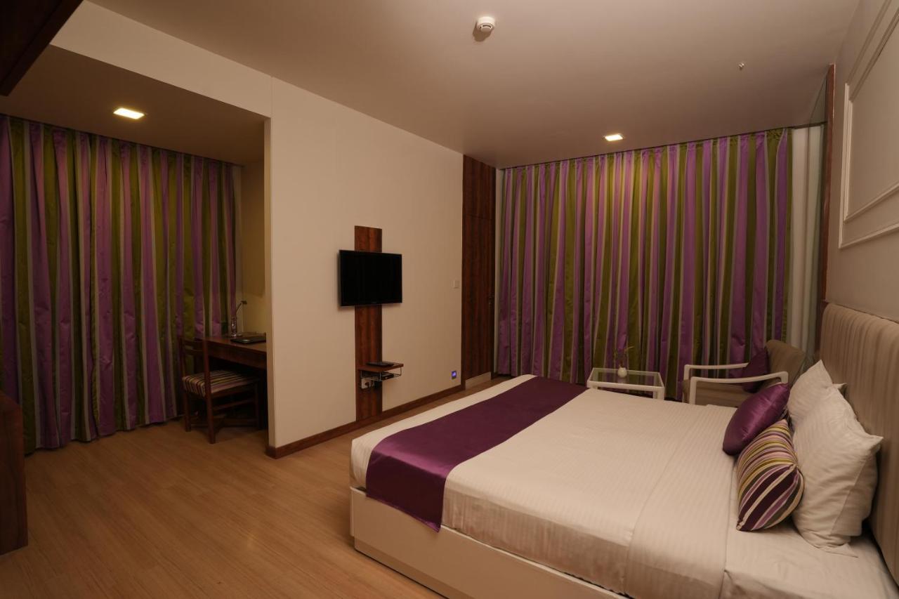 Hotel Hardeo Nagpur Buitenkant foto