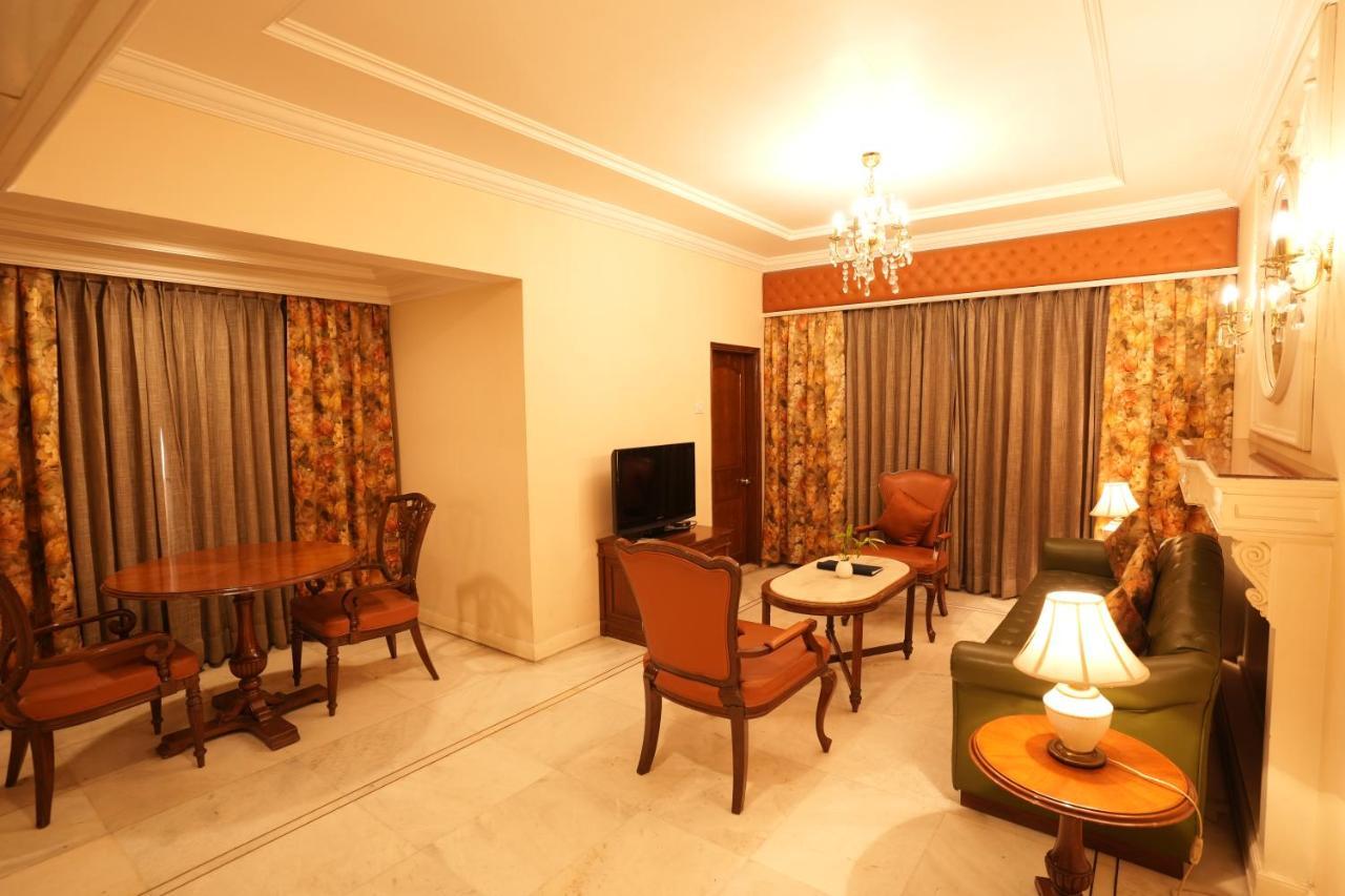Hotel Hardeo Nagpur Buitenkant foto