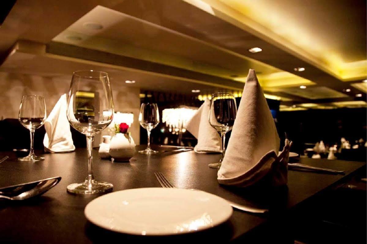Hotel Hardeo Nagpur Buitenkant foto