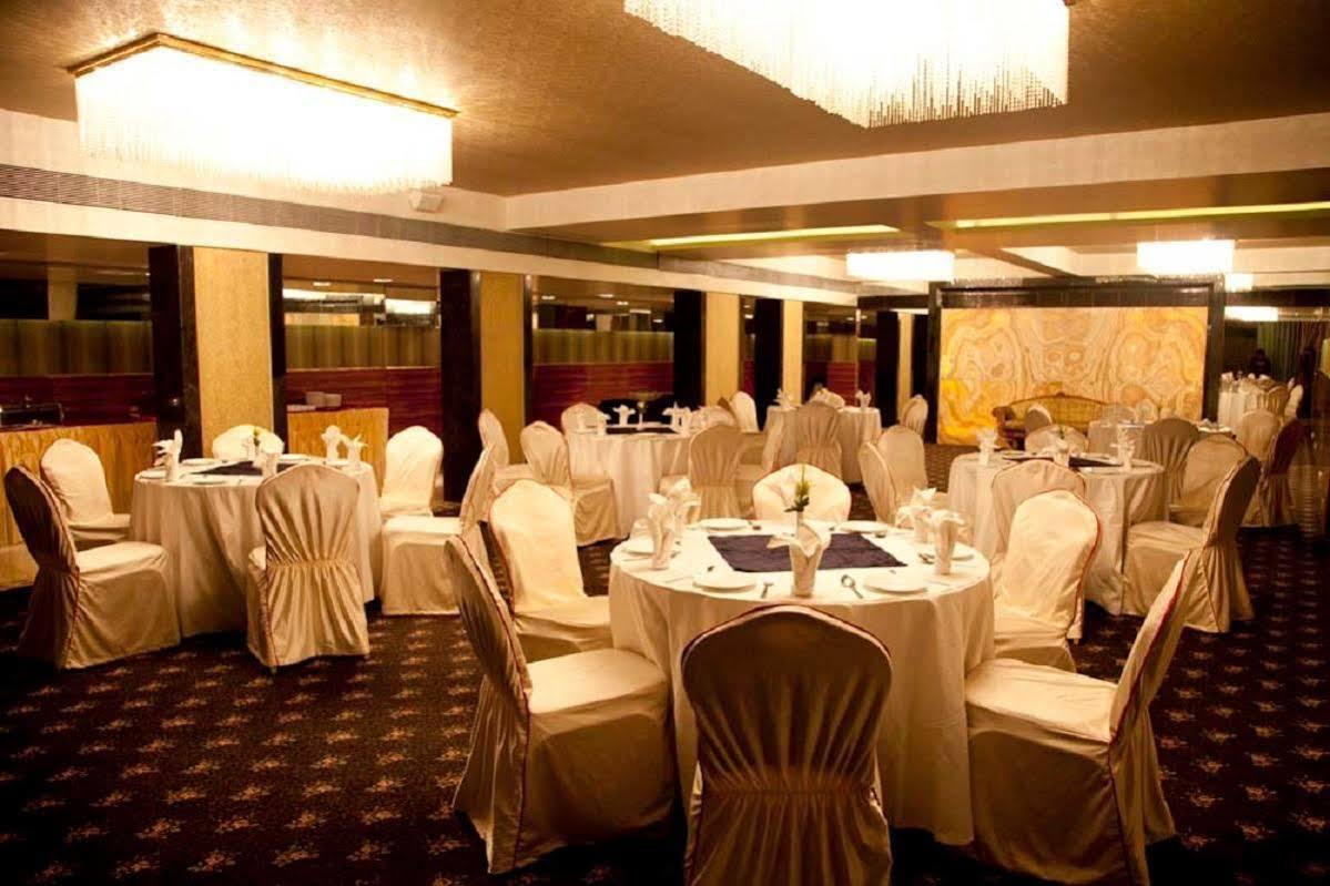 Hotel Hardeo Nagpur Buitenkant foto